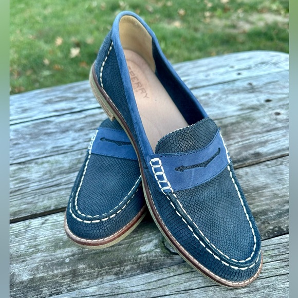 Sperry Shoes - Sperry Blue Leather Loafers Women’s Size 6.5